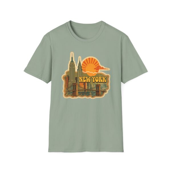 7411357192847081688_2048.jpeg New York Retro Sunset T-Shirt